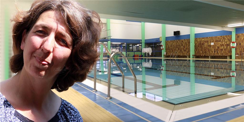 Grundschüler können im LAFP-Schwimmbad wieder schwimmen lernen Anja Knipping, Schulleiterin der Grundschule "Auf den Äckern", freut sich über mehr Schwimmzeiten am LAFP.