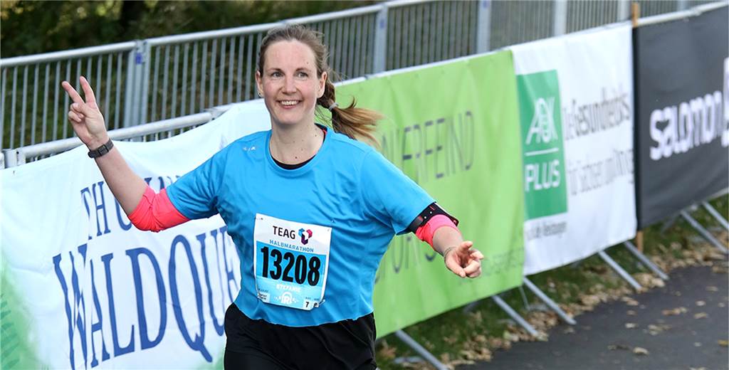 Stefanie Heßling bezwingt den Rennsteig – und sammelt 6150 Euro Spenden ein Stefanie Heßling aus Vreden hat den Rennsteig-Lauf für den guten Zweck absolviert.
