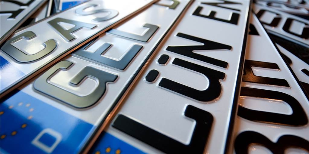 Unfall mit falschen Kennzeichen? Fahrer und Zeugin fehlen vor Gericht Ein Lüner Autofahrer soll mit falschen Kennzeichen in einen Autounfall verwickelt gewesen sein.