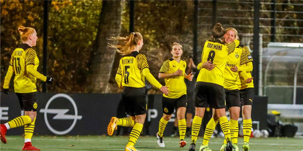 BVB-Fußballfrauen verpflichten ehemaligen Borussia-Profi für das Trainerteam BVB-Fußballfrauen verpflichten ehemaligen Borussia-Profi für das Trainerteam