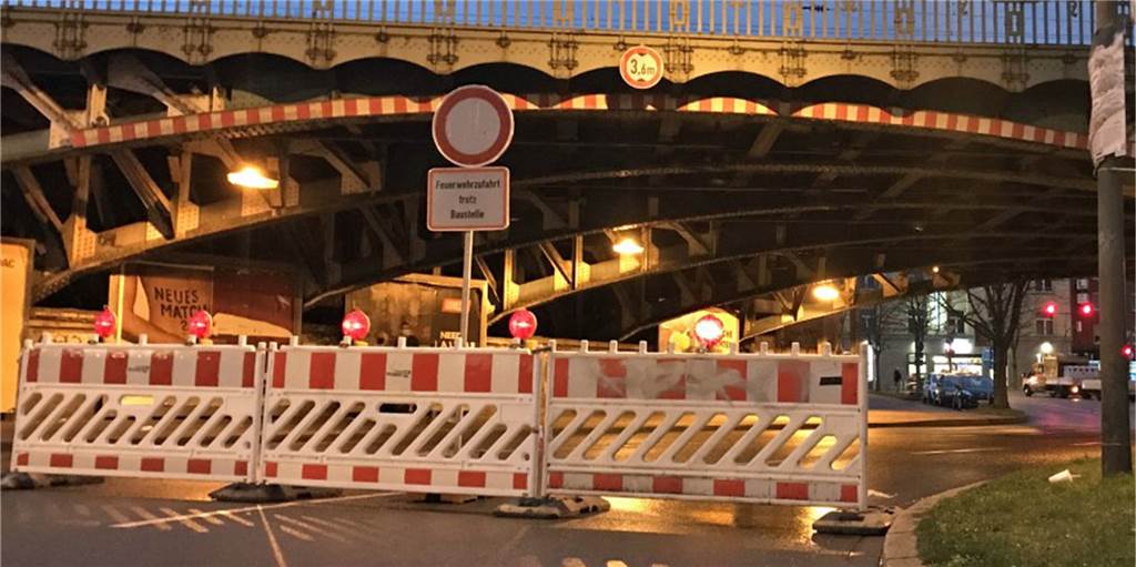Wall-Ausfahrt für zwei Wochen dicht: Das hat Auswirkungen für viele Straßen Kein Durchkommen mehr: Seit Montagmorgen (17.1.) ist das Burgtor zu.