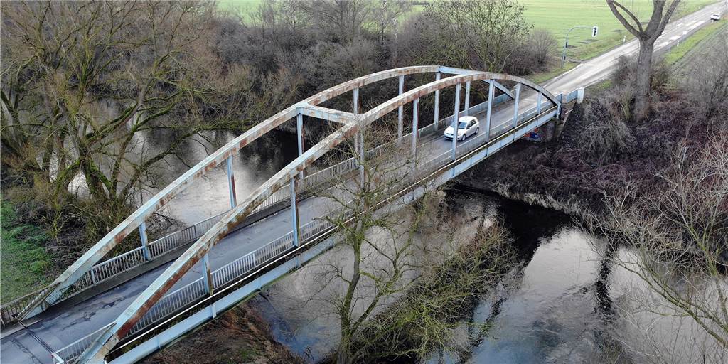 Brückenbau leichter gemacht - die Dänen machen einen kurzen Prozess Die Lippebrücke in Vinnum ist in einem sehr schlechten Zustand. Der Kreis versucht den Abriss so lange zu verschieben, bis die Brücke in Ahsen fertig ist.
