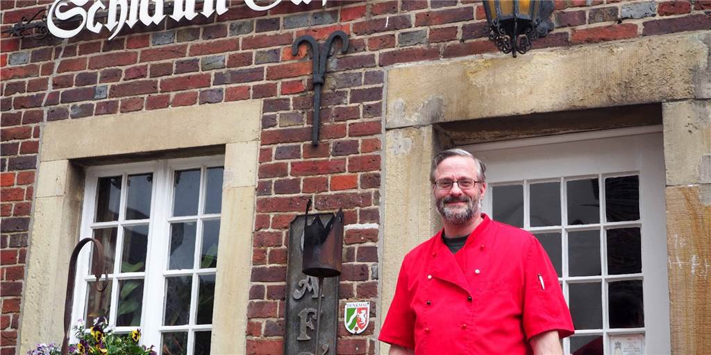 Heinz Perrar vom Schlaun-Café: „Bekommen 2G-plus deutlich zu spüren“ Heinz Perrar, Inhaber des Schlaun-Cafés in Nordkirchen, versucht sorgsam alle Regeln umzusetzen.