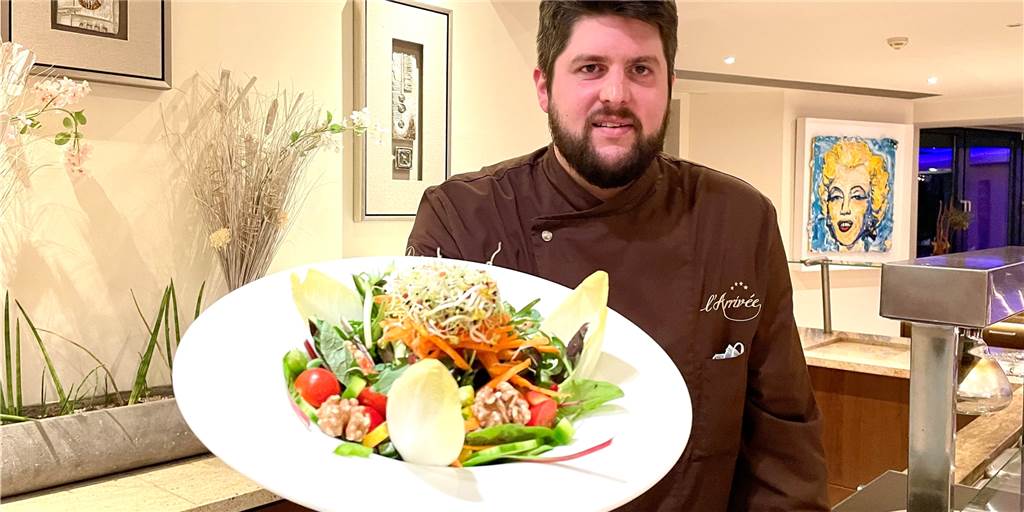 So gesund essen die BVB-Stars vor Heimspielen im Teamhotel – eines überrascht Frische, leichte Gerichte stehen beim BVB-Team vor einem Spiel auf dem Speiseplan.