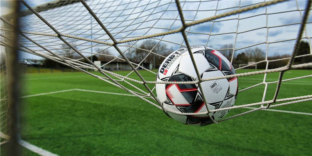 B-Ligist verpflichtet nach zwei Bezirksligaspielern jetzt noch einen Landesliga-Torhüter B-Ligist verpflichtet nach zwei Bezirksligaspielern jetzt noch einen Landesliga-Torhüter