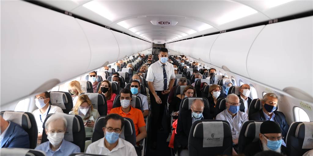 Dortmunderin weist Maskenverweigerer im Flugzeug zurecht - und wird bedroht Wie in Bus und Bahn gilt auch im Flugzeug die Maskenpflicht. Eine Dortmunderin machte jetzt aber unschöne Erfahrungen während ihrer Urlaubsreise (Symbolbild).