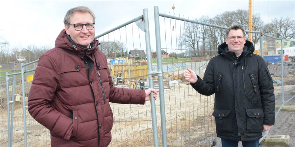 Sperrung sorgt für Ärger: Die Stadt Vreden will bei Gaxelino Gas geben Hermann Wilmer (l.) und Dirk Hetrodt von der Stadt Vreden wollen die Sperrung der Ringstraße früher aufheben – wenn der Baufortschritt es zulässt.