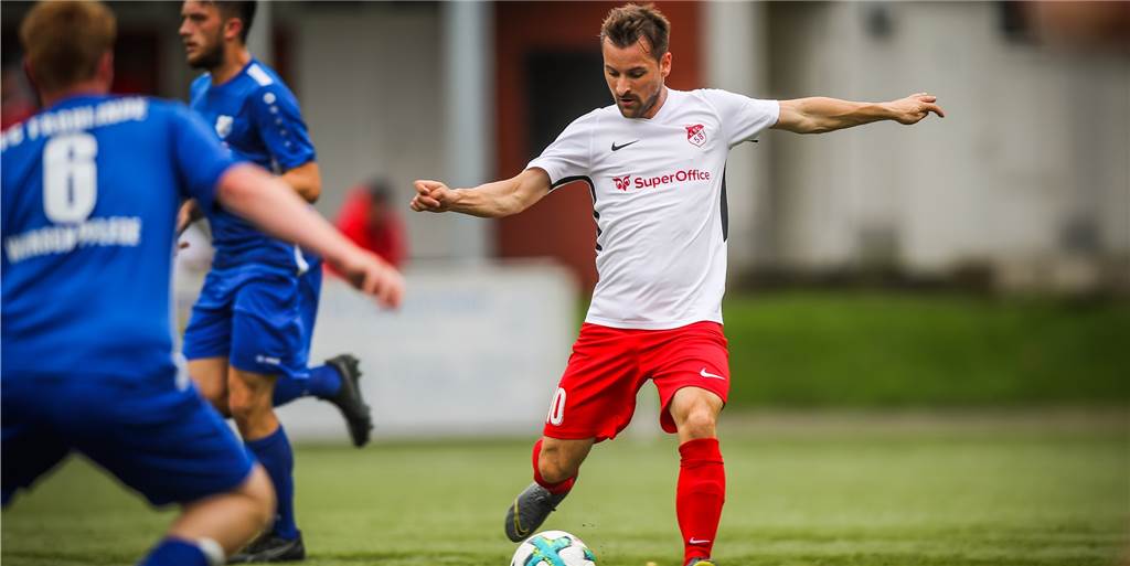 Simon Rudnik erklärt seinen Wechsel und hofft, dass der FC Brünninghausen nicht aufsteigt Simon Rudnik erklärt seinen Wechsel und hofft, dass der FC Brünninghausen nicht aufsteigt