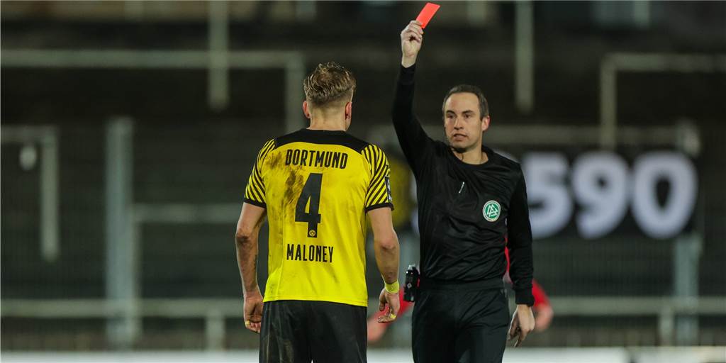 BVB-U23 hadert nach 1:1 gegen Freiburg – Maloney-Platzverweis sorgt für Frust BVB-U23 hadert nach 1:1 gegen Freiburg – Maloney-Platzverweis sorgt für Frust