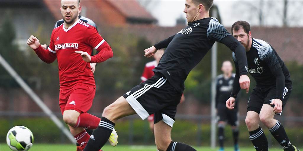 Tore satt: So endeten die Testspiele vom Samstag Ein Zehn-Tore-Spektakel erlebten der TuS Wüllen und Hendrik Almering (M.) in Osterwick.