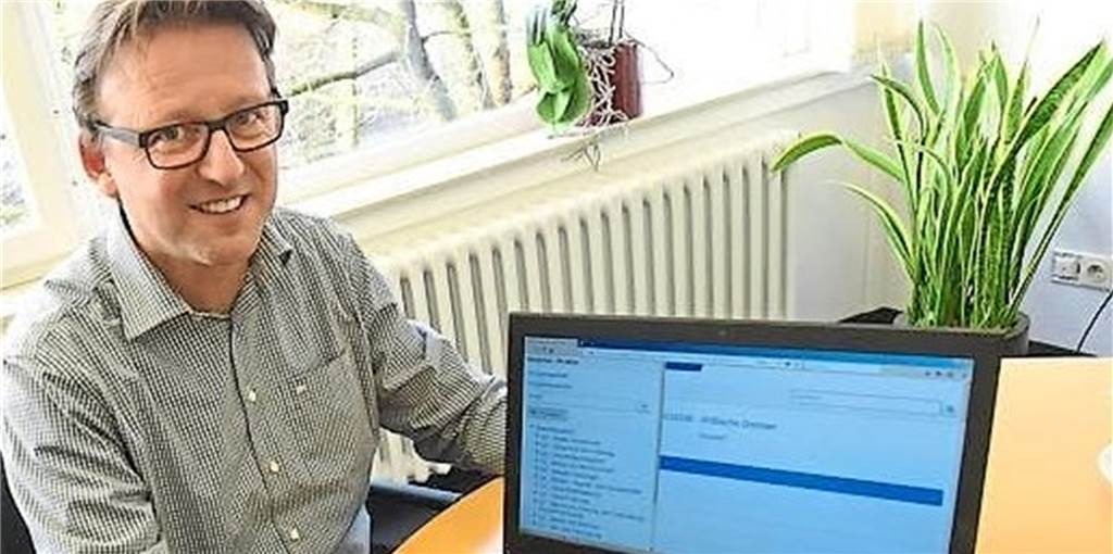 Heeks Kämmerer Heinz-Gerd Lenfers hat die Zahlen der Gemeinde im Blick. Natürlich auch, wie viel die Pandemie die Dinkelgemeinde 2021 gekostet hat.