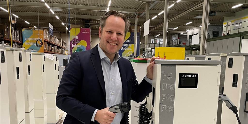 Absturz der Compleo-Aktie: „Habe einen Verlust von über 40 Prozent“ Sebastian Grabert leitet den Finanzierungs- und Kapitalmarktbereich bei der Compleo Charging Solutions AG in Dortmund. Er äußert sich zur Entwicklung des Aktienkurses.