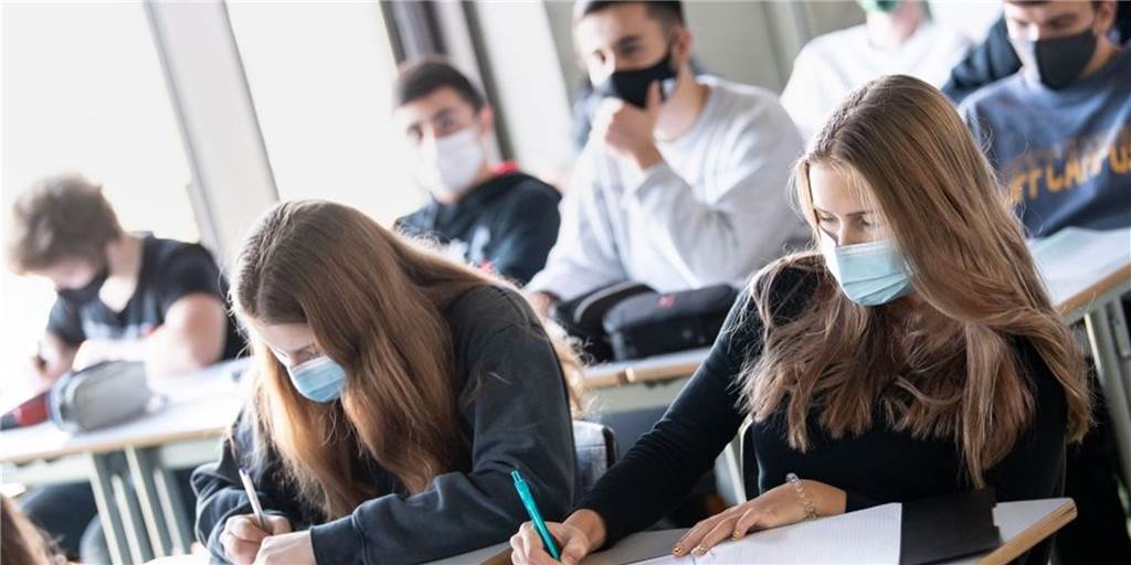 80.000 Euro: Corona-Schutz in über 20 Heeker Klassenräumen installiert 80.000 Euro hat die Gemeinde Heek in den Corona-Schutz an den drei örtlichen Schulen investiert.