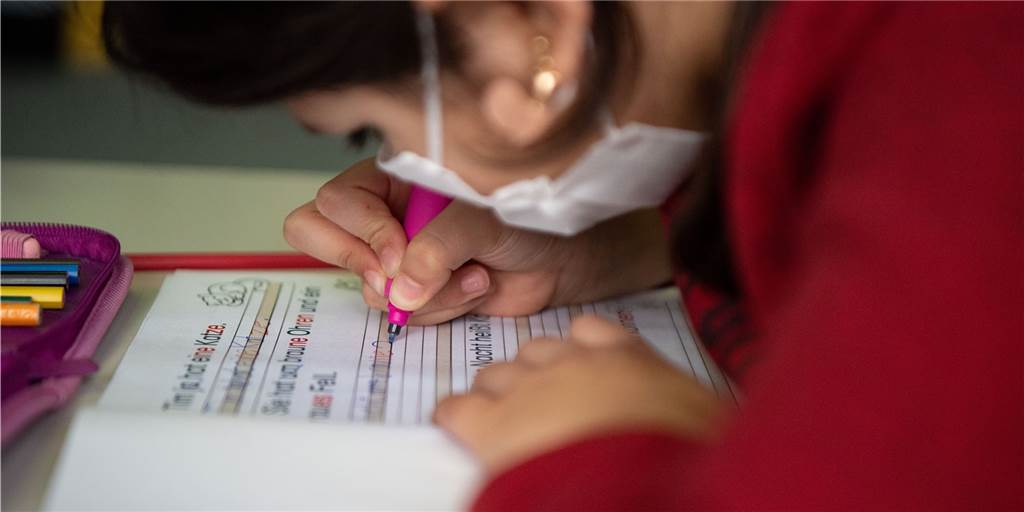 Mit weniger Datenschutz hätten wir die Corona-Welle aufhalten können Ausgerechnet der Datenschutz hat uns die aktuelle Corona-Welle und vor allem die hohen Infektionszahlen unter Kindern beschert - findet Autor Björn Althoff.