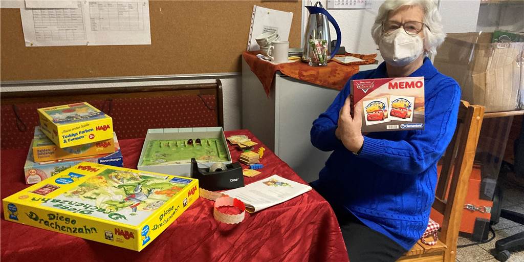 Nach Corona-Pause: Franziska Klären (93) hilft wieder in der Dattelner Tafel Nach Corona-Pause: Franziska Klären (93) hilft wieder in der Dattelner Tafel