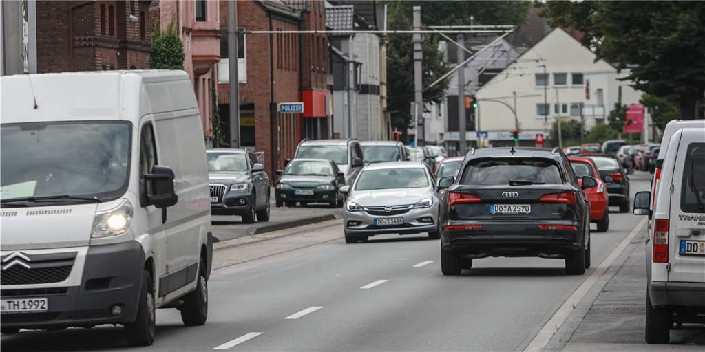 Deutlich mehr Verkehr an einer Stelle in Brackel – Zählung hat aber einen Haken Auf dem Asselner Hellweg ist der Verkehr zwischen 2000 und 2015 leicht angestiegen. Das geht aus Verkehrszählungen der Stadt hervor