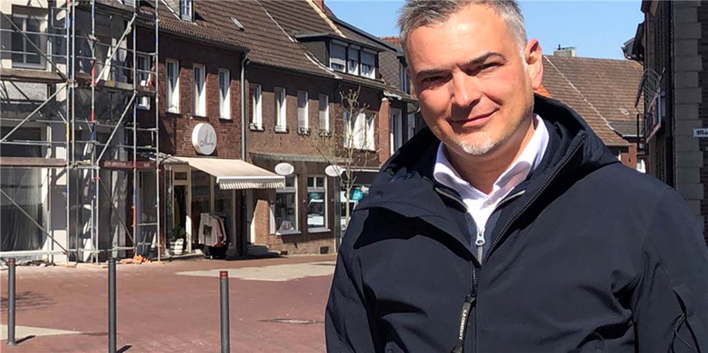 Citymanager Giampietro Salerno freute sich über die Fördergelder aus Düsseldorf und die Neueröffnungen 2022 in der Stadtlohner Innenstadt.