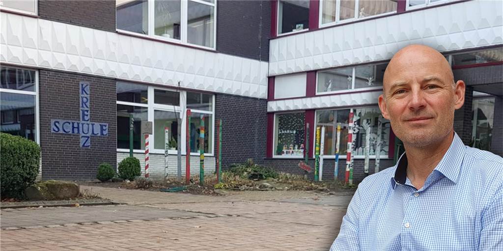 Heeks Bürgermeister Franz-Josef Weilinghoff erklärt, was die genehmigte Siebenzügigkeit der ISG in Ahaus für die Kreuzschule bedeuten könnte.