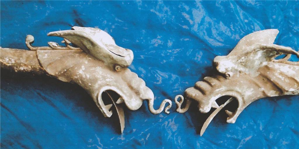 Prunkvolle Adels-Ausstellung in Essen: Zwei Drachen aus Hörde werden berühmt Die beiden einzigen Drachen aus Hörde: In einer Ausstellung über den rheinisch-westfälischen Adel kommen die beiden Wasserspeier groß raus.