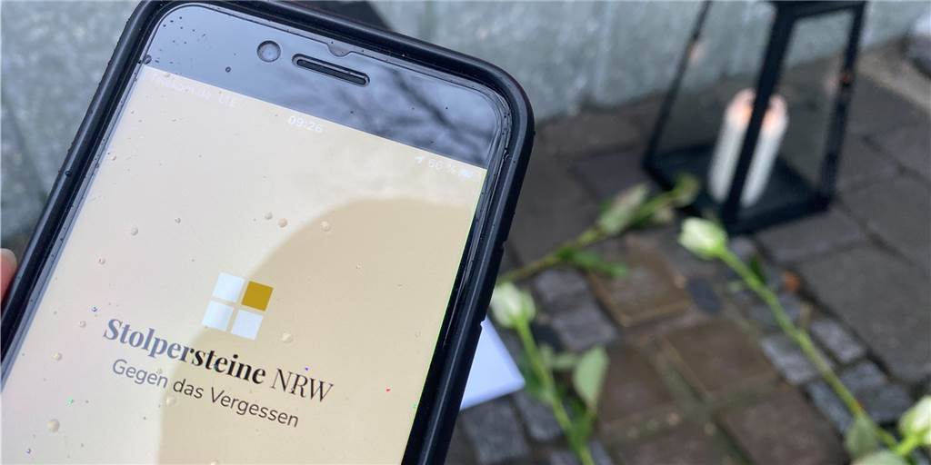 Mit Video: Digitale Kerzen, lebendige Geschichte - Stolperstein-App zeigt jüdisches Leben in Werne Die App Stolpersteine NRW macht jüdisches Leben in NRW digital erlebbar - auch in Werne.