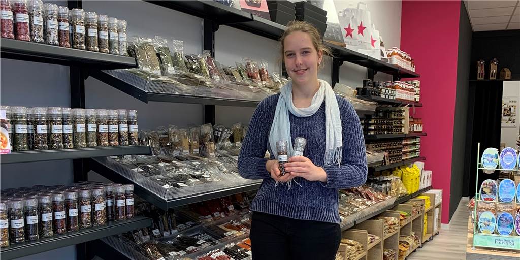 Leerstände: Nur gute Ideen können Teufelskreis durchbrechen Gelungene Leerstandsbelebung am Markt in Stadtlohn: Rund 1000 Artikel für den feinen Gaumen bietet Xenia Dischinger auf 55 Quadratmetern an.