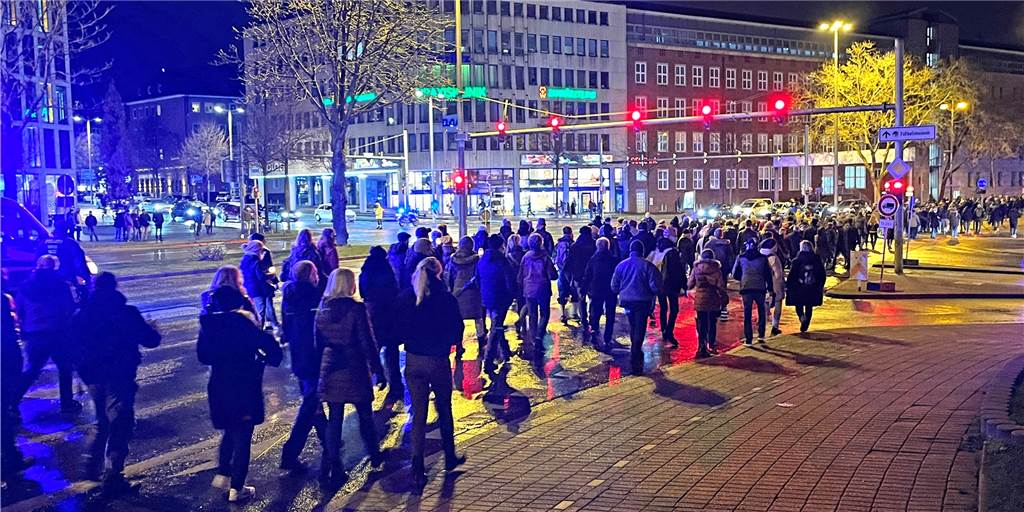 Impfgegner wollen in Dortmund mit gedeckelter Teilnehmerzahl demonstrieren Impfgegner, Coronaleugner und Gegner der Schutzmaßnahmen wollen am Montag (31.1.) wieder in Dortmund demonstrieren.