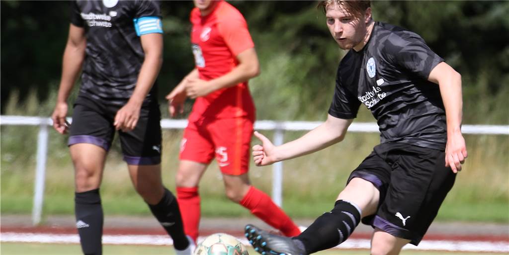 Im Re-Live: VfL Schwerte trifft im Derby gegen den VfB Westhofen erst spät Im Re-Live: VfL Schwerte trifft im Derby gegen den VfB Westhofen erst spät