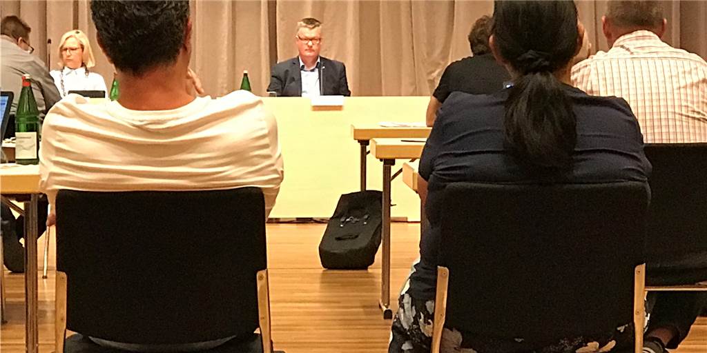 Castrop-Rauxeler Beigeordneter Eckhardt steht nicht das erste Mal in der Kritik Ein internes Schreiben belegt, dass der Castrop-Rauxeler 1. Beigeordnete Michael Eckhardt vor Monaten Ärger mit dem Personalrat der Stadt hatte.