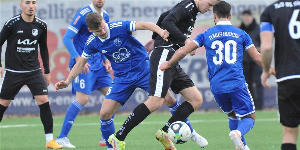 Ex-Bundesliga-Spieler taucht bei Wacker Obercastrop gegen TuS 05 Sinsen auf der Bank auf Seit dieser Woche ist Nick Jünemann (l.) offiziell bei Wacker Obercastrop. Gegen TuS 05 Sinsen war der Innenverteidiger direkt voll dabei.