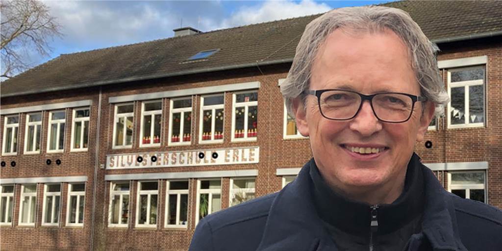 Markus Büsken empfiehlt Einbau von Lüftungsanlagen in Schulen Markus Büsken empfiehlt den Einbau von Raumlufttechnischen Anlagen an den drei Raesfelder Schulen. Dafür sind allerdings Kernbohrungen nötig. Wie sich das in den Fassaden auswirken würde, hat das Bauamt der Gemeinde für die Silvesterschule simuliert.