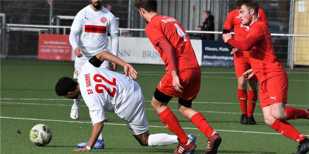 A-Ligist SuS Merklinde verliert Pflichtspielauftakt - gegen halbes Bezirksliga-Team Dominik Bönnemann (r.) und der SuS Merklinde konnten Wanne-Eickel II nur zwischenzeitlich ins Stolpern bringen.