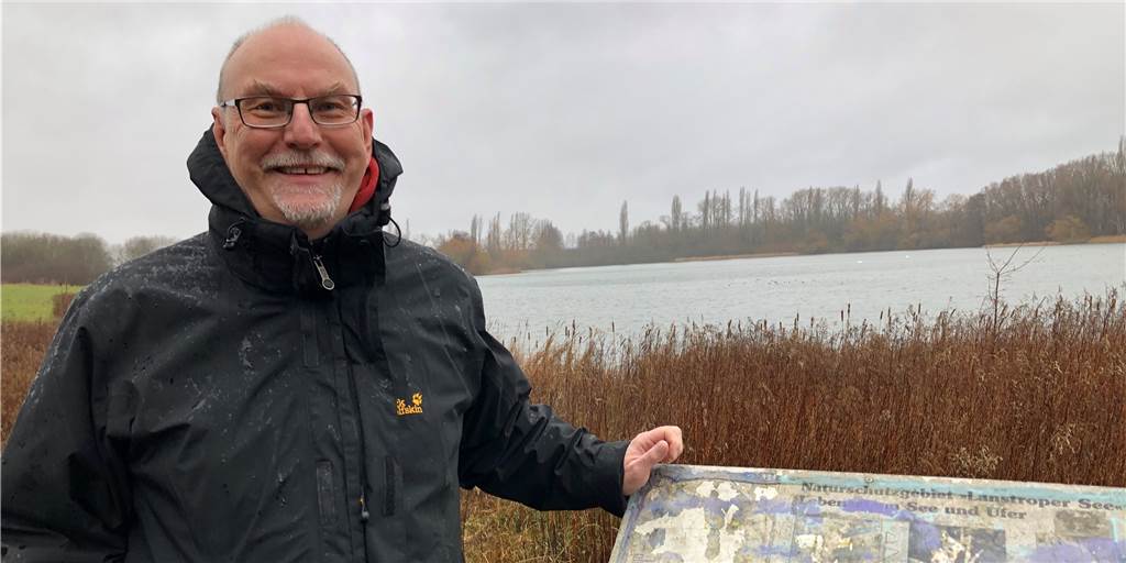 200 Schafe stimmen für eine bessere Beschilderung am Lanstroper See Matthias Hüppe vom Aktivkreis "Ja zu Lanstrop!" setzt sich für eine bessere Beschilderung im Naturschutzgebiet Lanstroper See ein