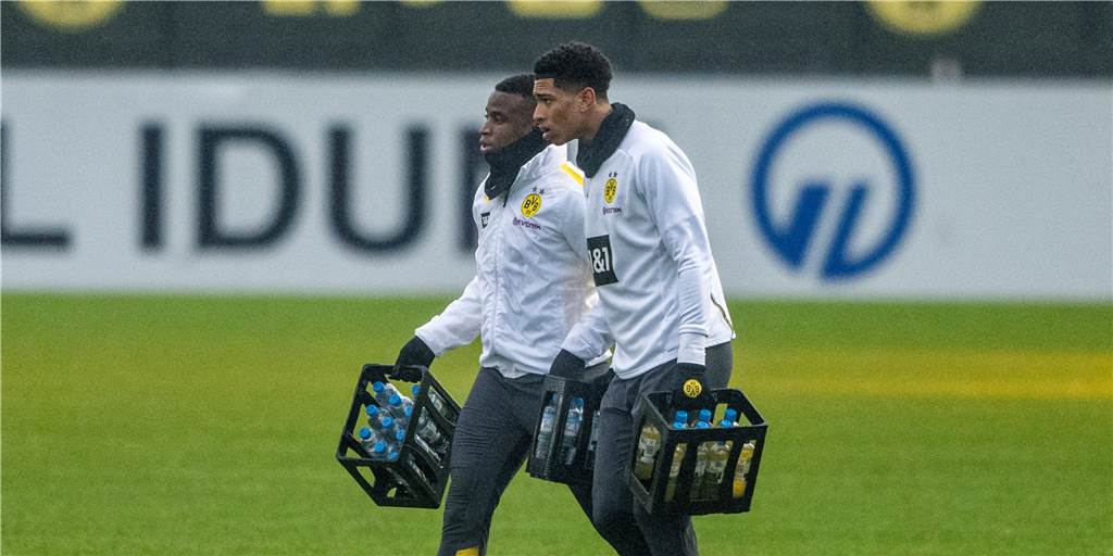 BVB führt Gespräche mit Youssoufa Moukoko: Entscheidende Wochen stehen an BVB führt Gespräche mit Youssoufa Moukoko: Entscheidende Wochen stehen an