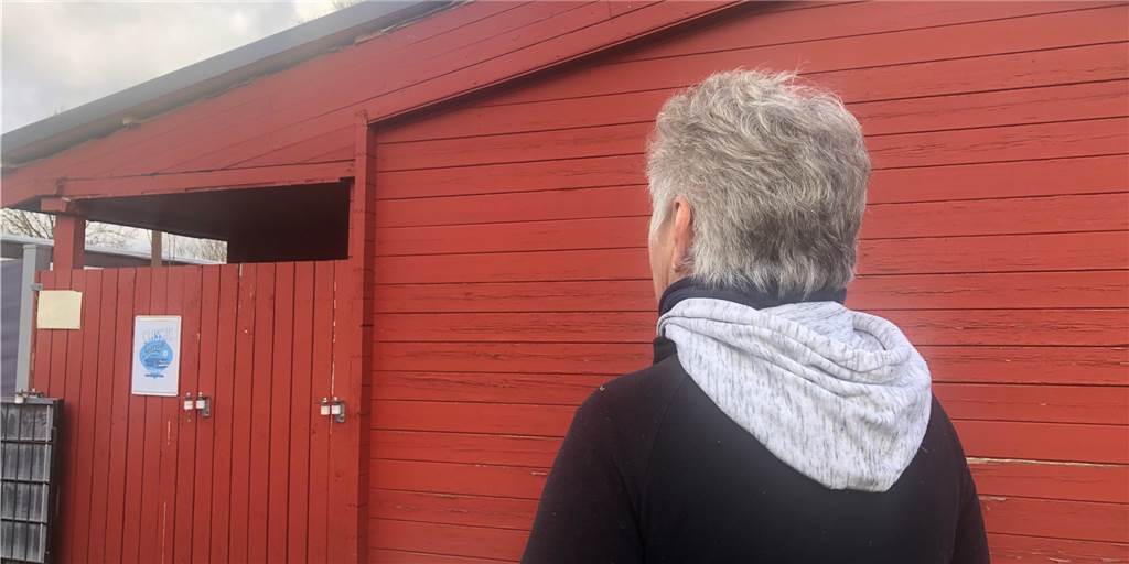 Brandschutz: Kreis untersagt Campern das Wohnen am „Hohen Ufer“ Unter den Bewohnern des Campingplatzes "Hohes Ufer" geht die Angst um, seit der Kreis Nutzungsuntersagungen ausgesprochen hat. Diese 63-jährige, schwerbehinderte Frau, die nicht namentlich genannt werden will, sagt, sie wisse nicht, wie sie mit ihrer kleinen Rente eine Wohnung finden soll.