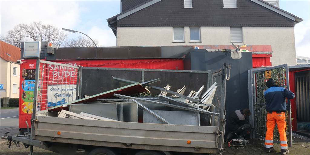 Samba-Bude in Werne wird abgerissen: Kiosk-Tradition an der Horster Straße endet Die Samba-Bude an der Horster Straße wird abgetragen. Die Zukunft des Traditions-Kiosks ist jedoch gesichert. Die Betreiber eröffnen ihr Büdchen bald an neuer Stelle.
