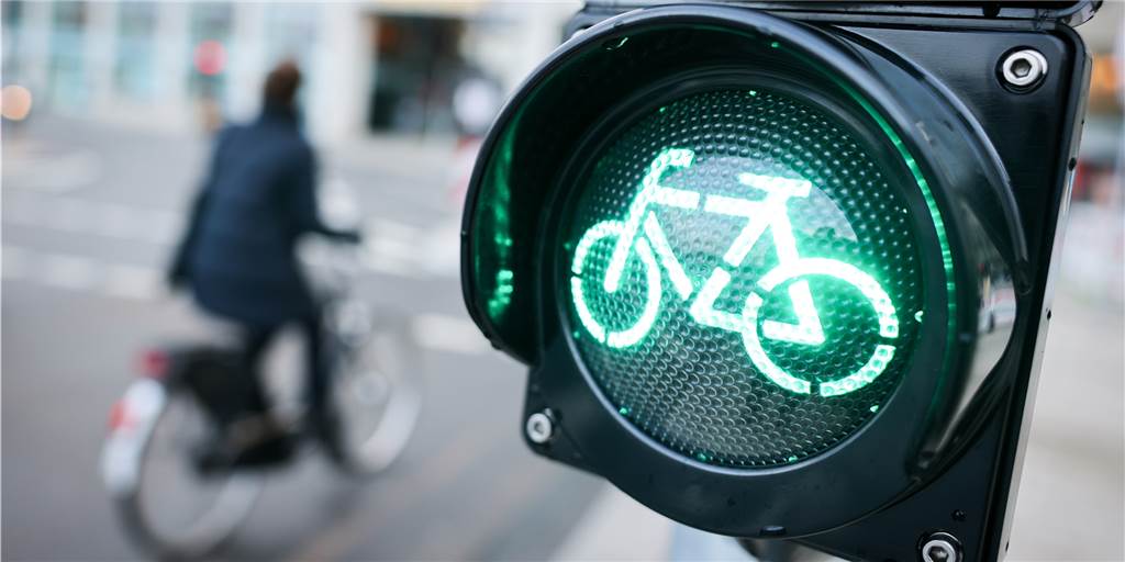 Radwegenetz im Dortmunder Süden auf dem Prüfstand: Ungeduld im Stadtbezirk wächst Grünes Licht für den Radverkehr im Stadtbezirk: In diesem Jahr soll es eine „Radverkehrsschau" geben. Seit zehn Jahren schon ist die Stockumer Straße im Fokus der Kommunalpolitiker.