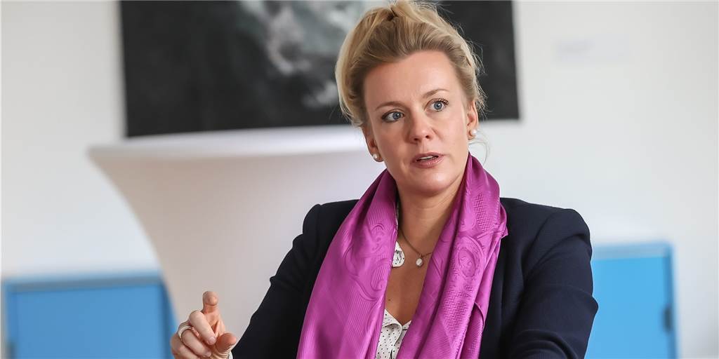 A45-Sperrung für 10 Jahre? – „Bin sicher, dass das schneller geht“ NRW-Verkehrsministerin Ina Brandes: „Es ist in der Politik ganz schwierig, Dinge einfach mal zu beerdigen.“