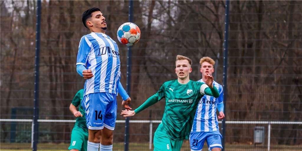 In einer Fußball-Familie droht am Samstagabend Stress: „Entweder ist Papa sauer - oder ich!“ In einer Fußball-Familie droht am Samstagabend Stress: „Entweder ist Papa sauer - oder ich!“