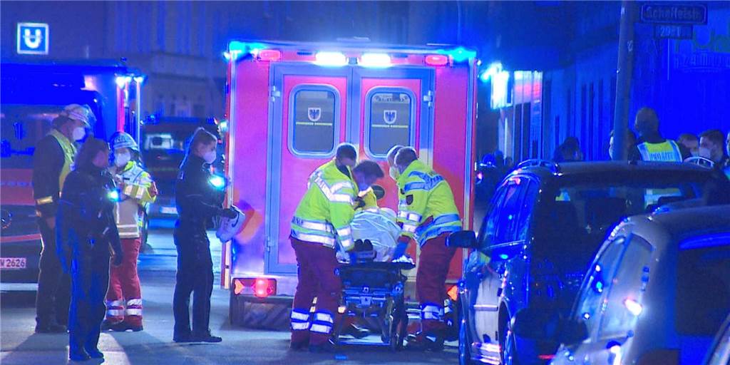 Gewalteskalation auf offener Straße: Drei Verletzte in Dortmund In Dortmund hat es am Samstagabend eine Auseinandersetzung zwischen zwei Personengruppen gegeben.