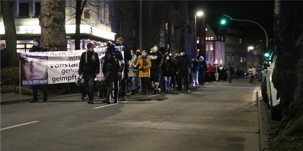 Demo durch Dortmunds südliche Innenstadt – wieder mit mehr Impfpflicht-Gegnern Demo durch Dortmunds südliche Innenstadt – wieder mit mehr Impfpflicht-Gegnern