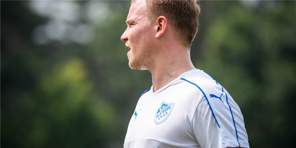 Tim Hermes gibt Traineramt bei BW Alstedde ab: „Bin offen mit den Plänen umgegangen“ Obwohl Tim Hermes den Posten als Spielertrainer abgibt, bleibt er BW Alstedde erhalten.