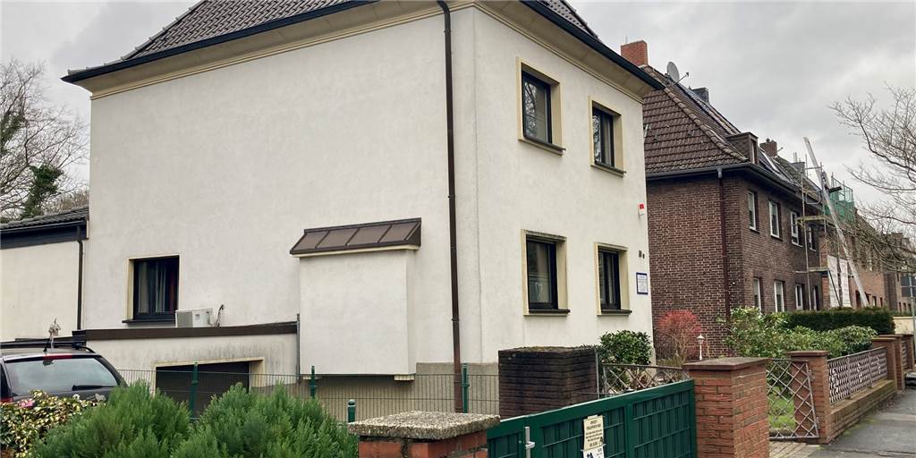 Stadtvilla gefällig? So viel kostet eine absolute Castrop-Rauxeler Toplage An der Glückaufstraße in Castrop liegt diese Stadtvilla genau gegenüber vom Stadtgarten.