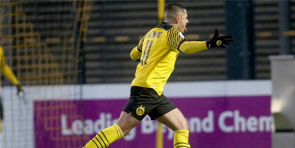 Borussia Dortmunds U19-Nationalspieler Lion Semic ist zurück - und das Netz feiert ihn Borussia Dortmunds U19-Nationalspieler Lion Semic ist zurück - und das Netz feiert ihn