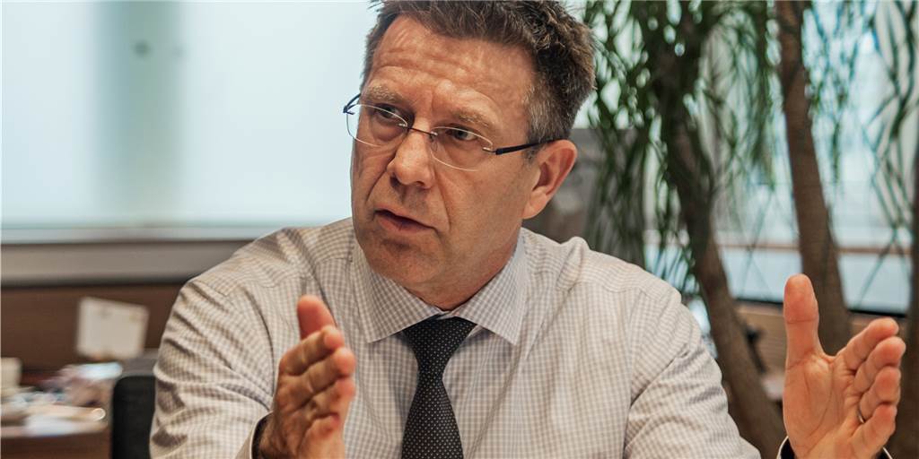 Kampf um Steag-Rettung: DSW21-Chef Pehlke legt Amt nieder Guntram Pehlke (61) Vorstandsvorsitzender von DSW21, hat nach neun Jahren sein Amt als Vorsitzender des Steag-Aufsichtsrates niedergelegt. DSW21 ist größter Eigentümer des Stromproduzenten.
