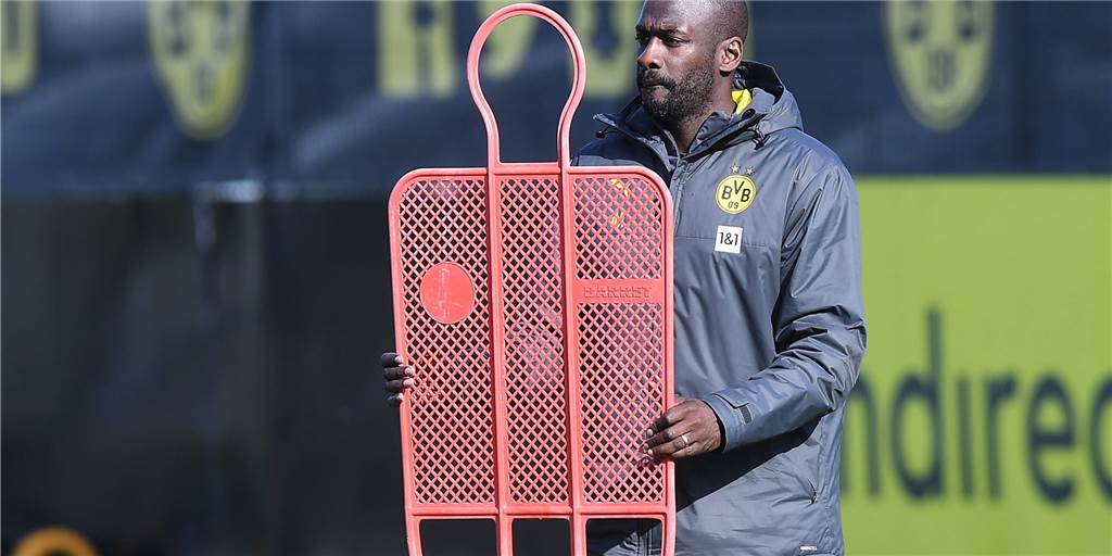 BVB-Talentetrainer Addo soll Ghana zur WM führen: „ Eine große Ehre“ BVB-Talentetrainer Addo soll Ghana zur WM führen: „ Eine große Ehre“