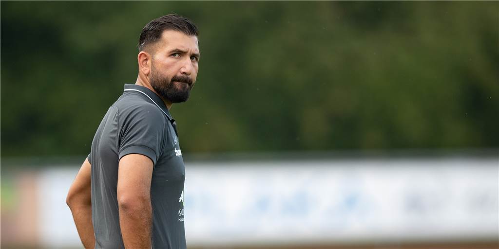 Nach schwerer Leidenszeit: Spieler von Eintracht Werne zurück aus dem Krankenhaus Eintracht Wernes Trainer, Aykut Kocabas, musste in der Vorbereitung auf einen seiner besten Spieler verzichten.