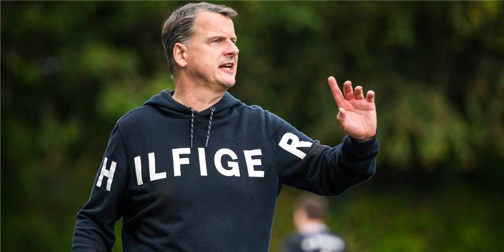 Verbesserung im Kader: BV Brambauer trifft zum Rückrundenauftakt auf „großen Unbekannten“ Für BVB-Coach Frank Bidar gibt es eine klare Richtung für die Rückrunde: möglichst schnell Punkte holen, um aus der Abstiegszone rauszukommen.