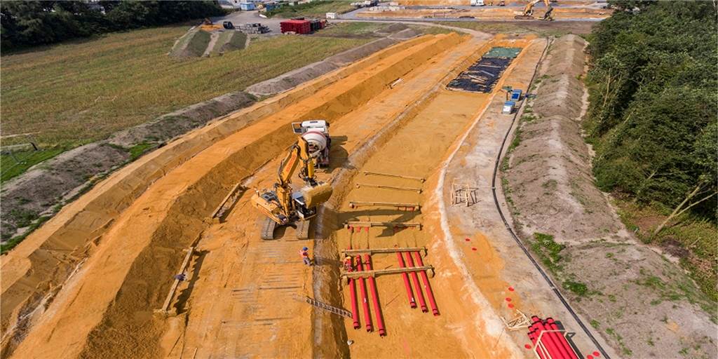 Stromleitung A-Nord wird sich kilometerlang durch Heek fräsen Ein Blick auf die Baustelle der Gleichstromverbindung A-Nord in Borken. So könnte es auch mal in Heek aussehen.