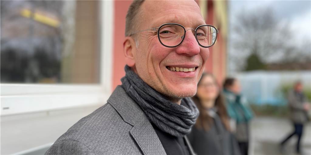 Stadtteil-Manager Henrik Freudenau und Co. am Start für ein besseres Merklinde Henrik Freudenau von der Firma Stadtraumkonzept aus Dortmund hat die Hoffnung, dass der Castrop-Rauxeler Stadtteil Merklinde in den nächsten Jahren Sprünge macht.