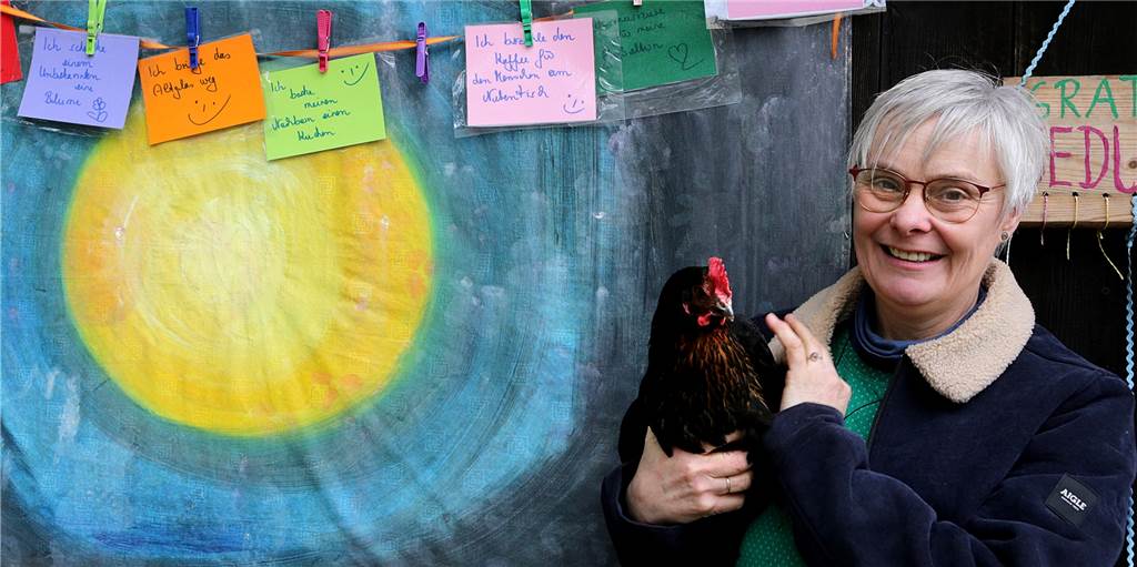 Petra Herrmann startet Freundlichkeitswelle: „Es wird Zeit, dass wir wieder positiv werden“ Petra Herrmann möchte eine Welle der Freundlichkeit durch Haltern rollen lassen.